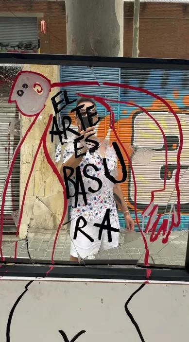 La genialidad – street art in Barcelona: scene from the Art Is Trash video by Francisco de Pájaro